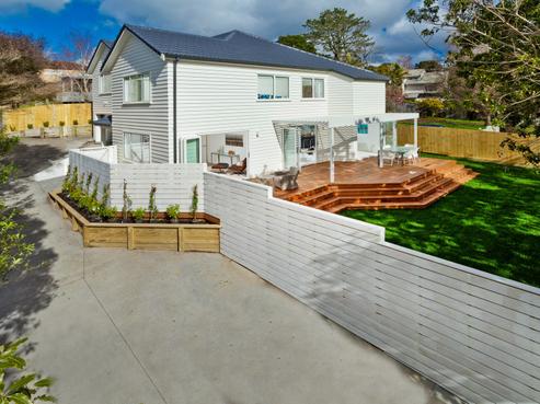 2/4 Rossmore Terrace, Murrays Bay