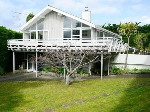 30 Hona Street, Waikanae Beach