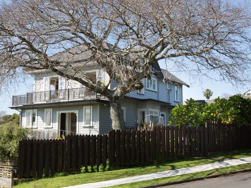 4 Leatham Avenue, Strandon