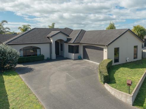 17 Connor Court, Huntington