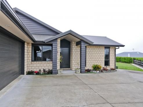 8 Sharaleigh Place, Grandview Heights