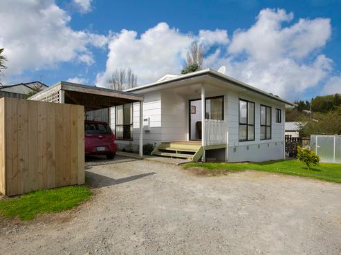 32 Olivine Street, Poike