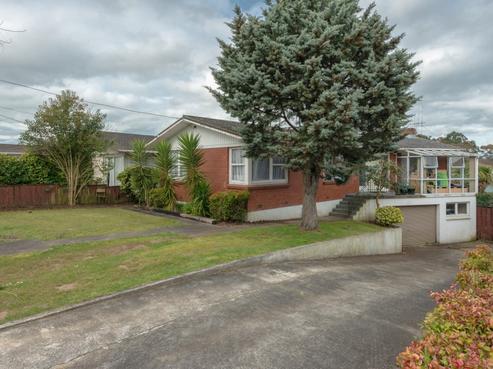 18 Garden Heights Avenue, Glenview