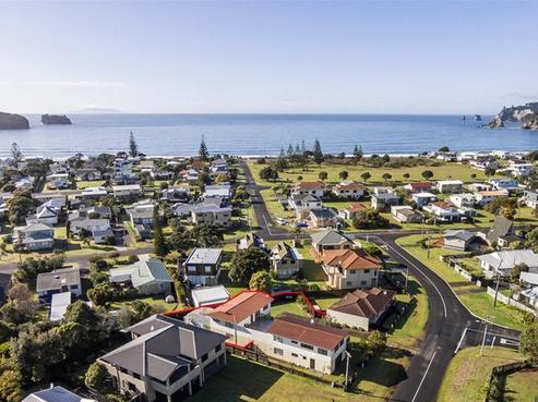 324B Sylvia Road, Whangamata