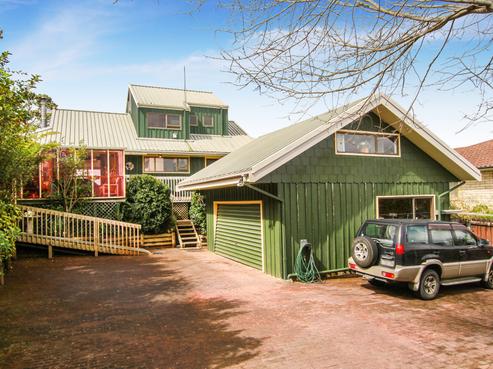 7 Puketaha Road, Swanson