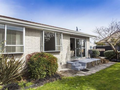 2/51 Sapphire Street, Casebrook