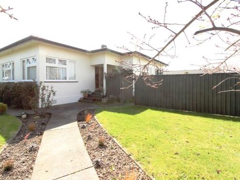 1400 Woodstock Avenue, Mayfair