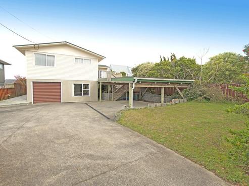1421 Whangaparaoa Road, Army Bay