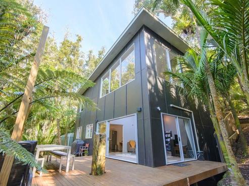 45 Crescent Road West, Ostend