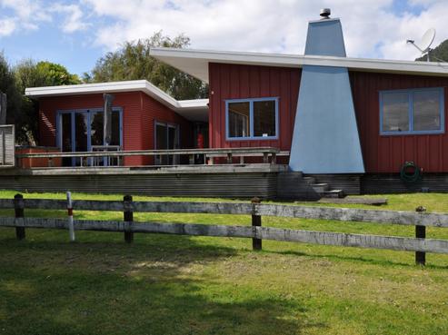 1221 Hikuai Settlement Road, Pauanui