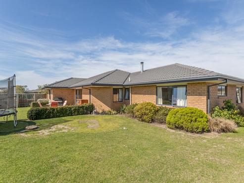 6 Parkinson Place, Woodend