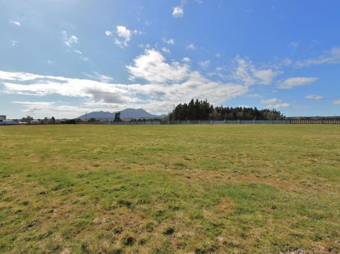 8 Pukenamu Road, Rainbow Point