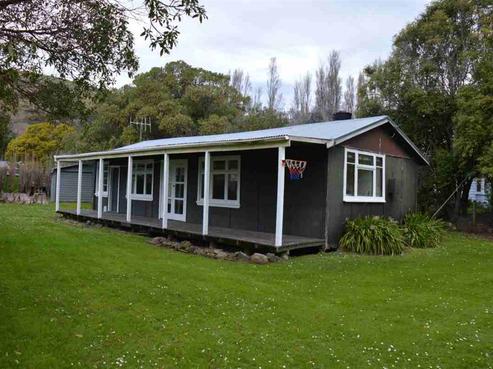 906 Le Bons Bay Road, Le Bons Bay