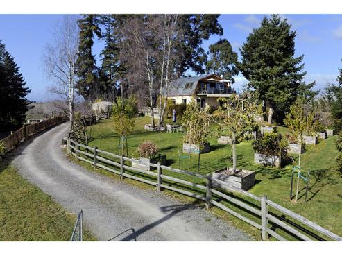 517 Moutere Highway, Redwood Valley
