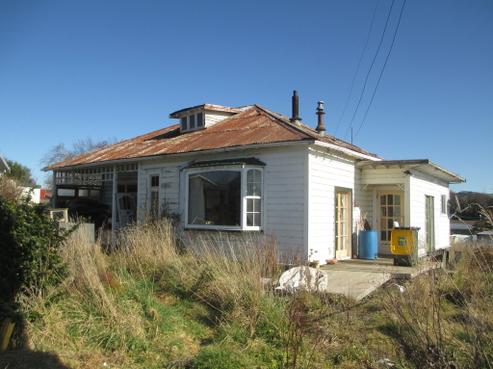 8 Royal Terrace, Owaka