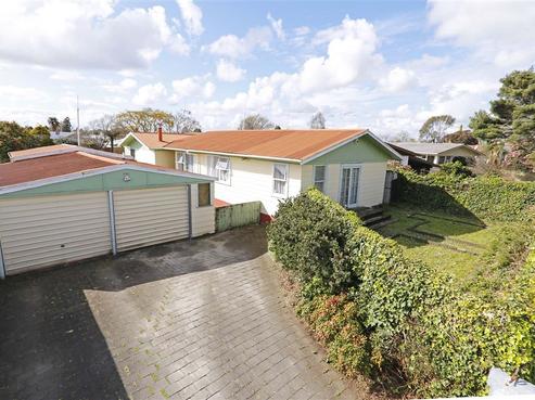 82 Saxbys Road, Deanwell