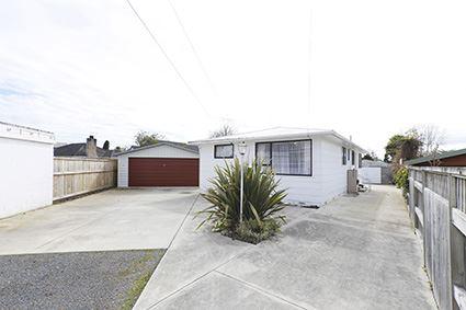 52 Queenwood Avenue, Queenwood