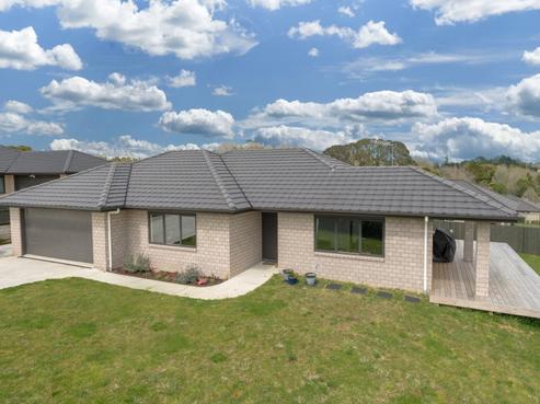 87A Dixon Road, Glenview