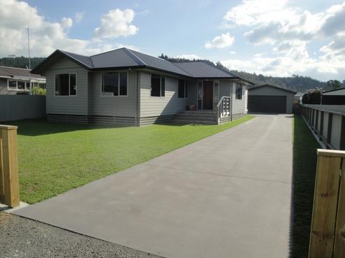 227 Port Road, Whangamata