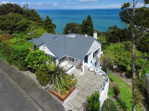 27 Opou Road, Titirangi