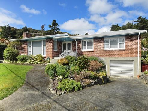 40 James Grove, Stokes Valley