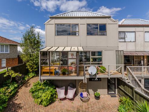 2/2 Sunnynook Road, Sunnynook