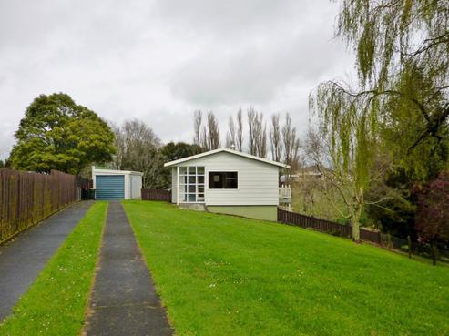 13 Chartwell Drive, Eltham