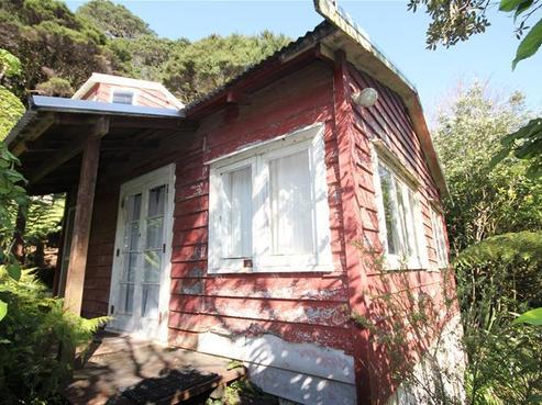 37 Karekare Road, Karekare