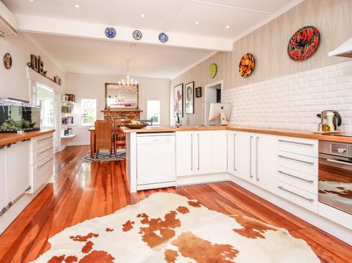 114 Garden Road, Piha