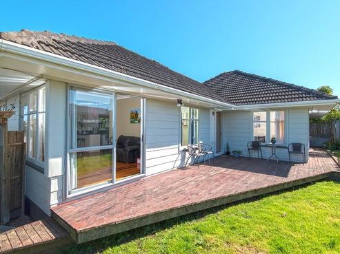 10 Tomintoul Place, Highland Park