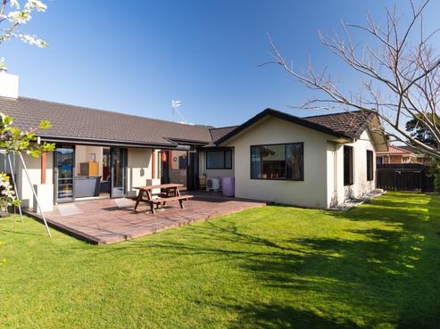 38 Heritage Crescent, Richmond