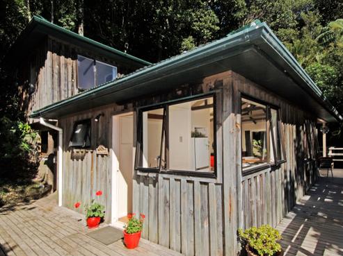 27 Lone Kauri Road, Karekare