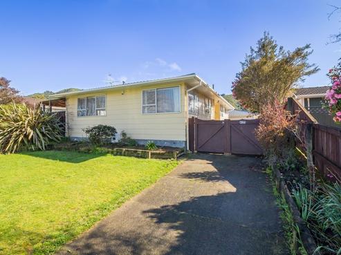 61 California Drive, Totara Park