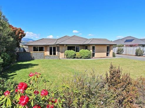 3 Wanderers Avenue, Brightwater
