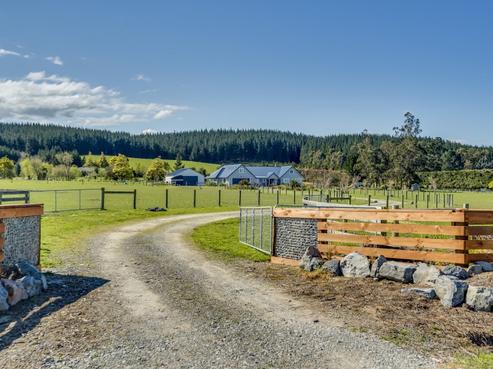 220 Catherwoods Road, Cust