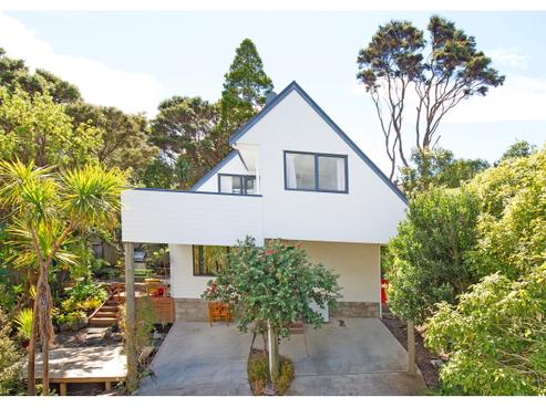 324 Whangaparaoa Road, Stanmore Bay