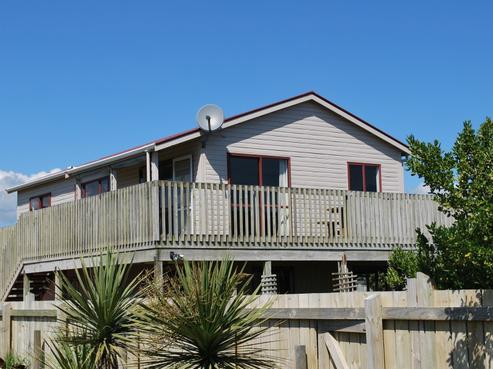 151 Field Way, Waikanae Beach