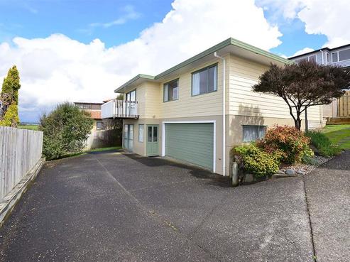 2/19 Hauraki Crescent, Pinehill