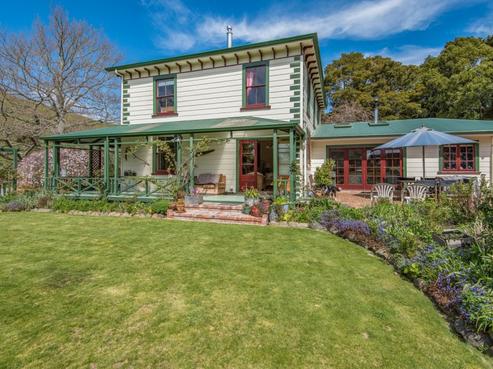 352 Eighty Eight Valley Road, Wakefield