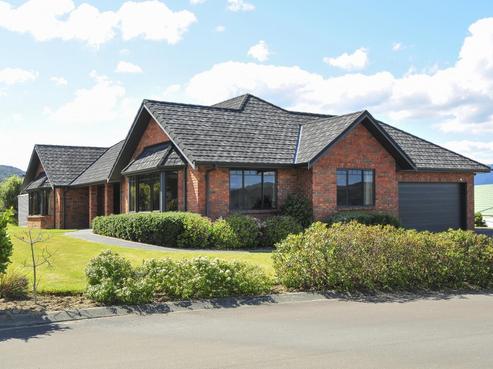 9 Riverstone Drive, Riverstone Terraces