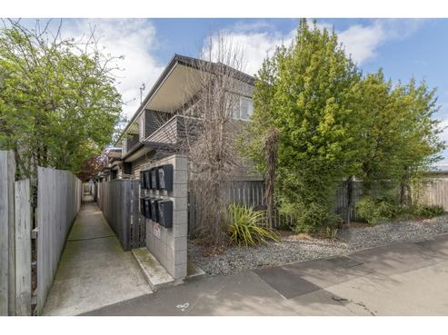 2/24 Whitmore Street, Edgeware