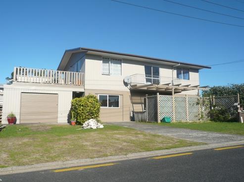 100 Beverley Terrace, Whangamata