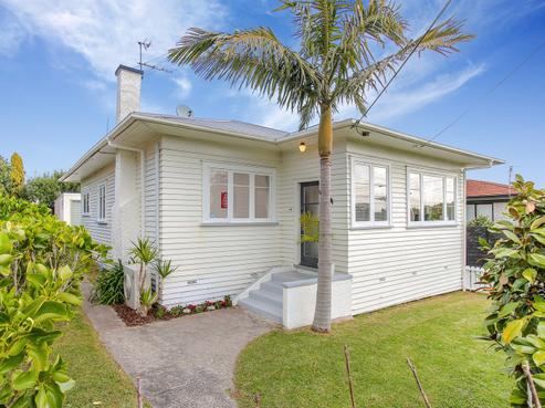 1/8 Corrella Road, Belmont