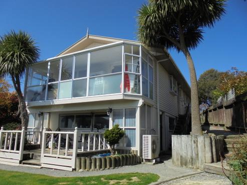10 Greenwich Grove, Stokes Valley