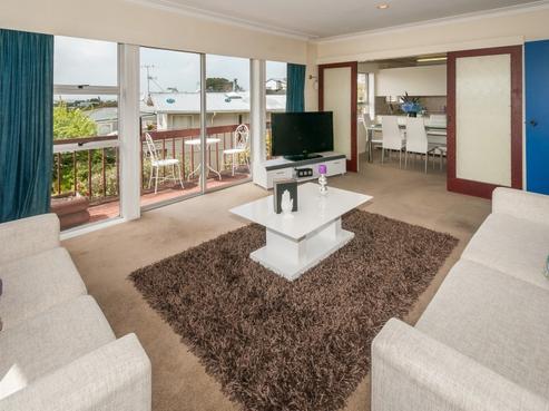 1/205 Onewa Road, Birkenhead