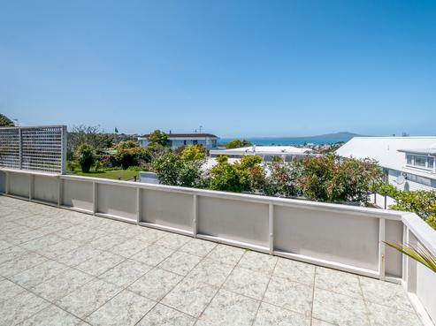 91 East Coast Road, Castor Bay