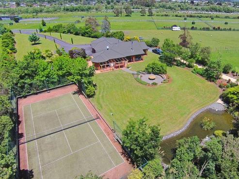 13 Malcolm Gillies Grove, Totara Park