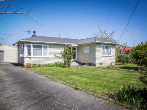 129 Broadway, Carterton