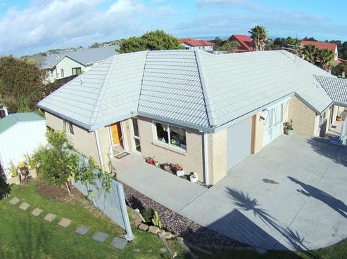 17 Alec Craig Way, Gulf Harbour