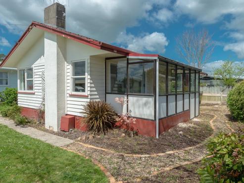 5 Forth Crescent, Glenview